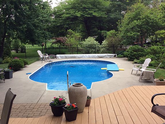 3rd image of 1294 Pond Hollow Ln