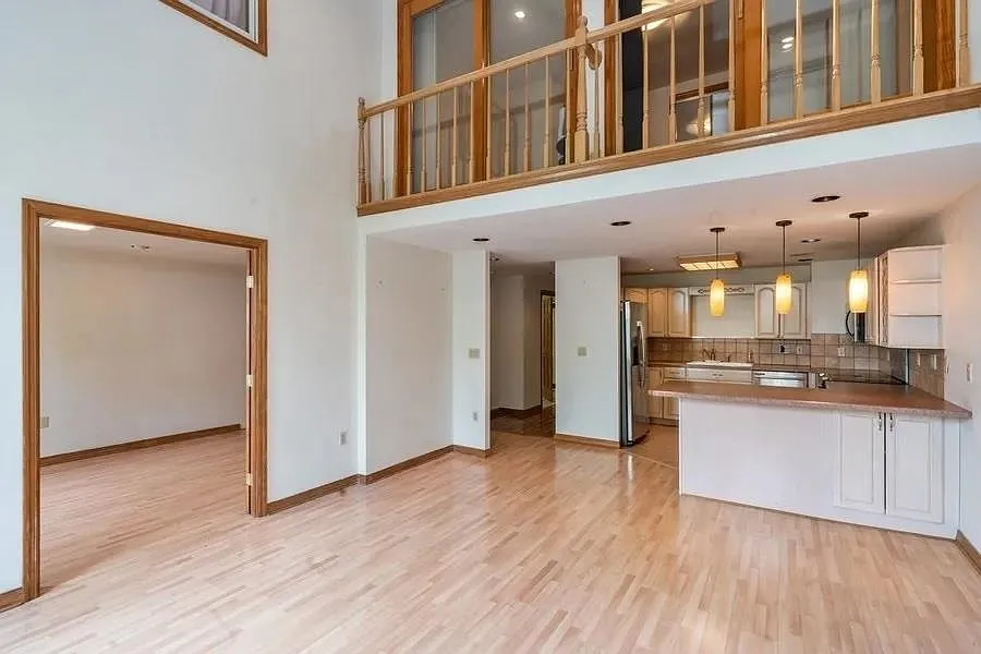 1 Greene St #307