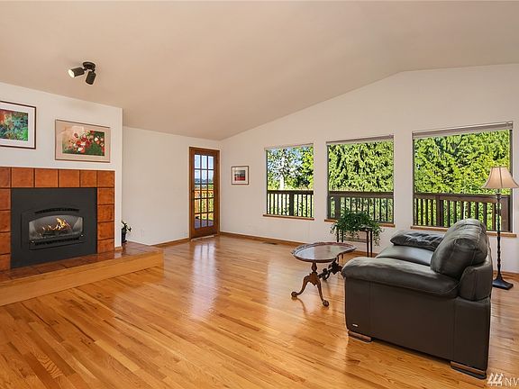 5th image of 5324 NE 190th St