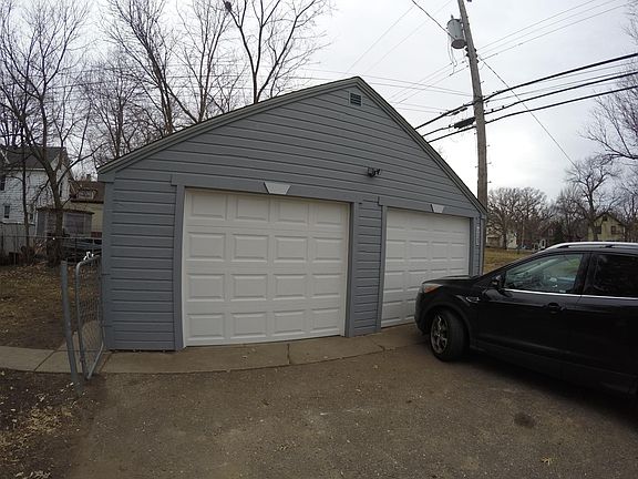 2nd image of 3032 Dupont Ave N