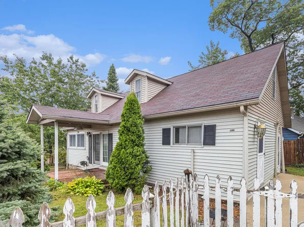 8613 Glenn Dr, Portage, MI 49002