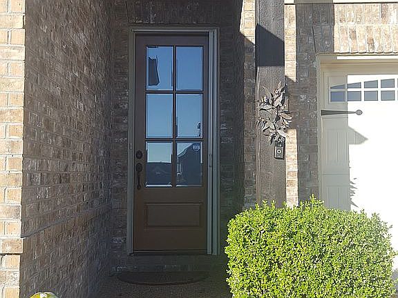 8' dr. w/retractable screen