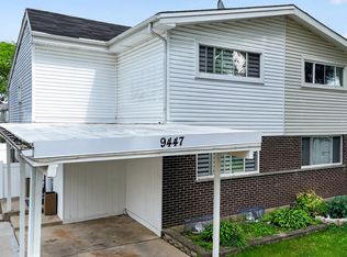 9447 Meadow Ln, Des Plaines, IL 60016