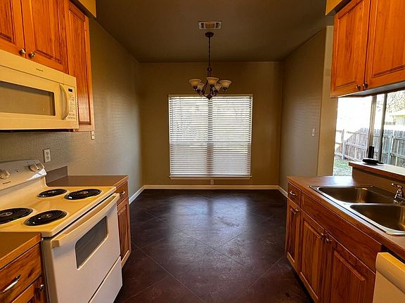 5th image of 721 Claremont Pkwy #B