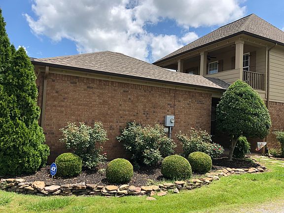 2nd image of 302 Celebration St