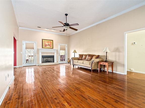 4th image of 2016 Autrey St