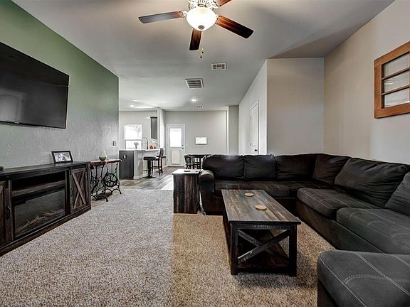 4th image of 2001 Scarlet Cir
