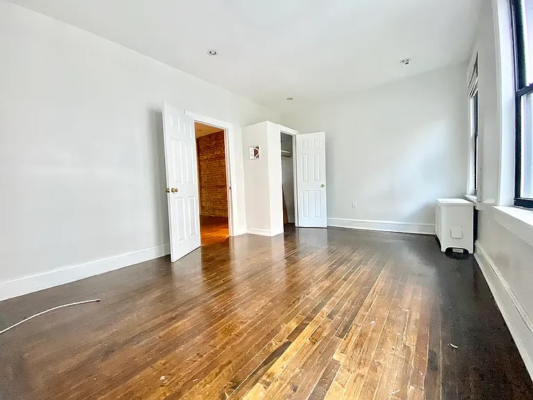 160 Claremont Ave #2D — Photo 3