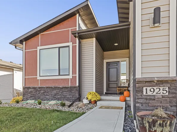 1925 Southbridge Dr, Adel, IA 50003