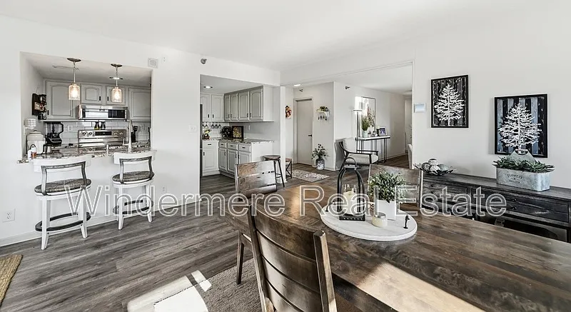 220 Broadway Ave S — Photo 2