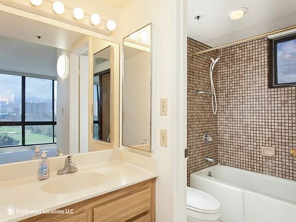 5th image of 990 Ala Nanala St APT 7D