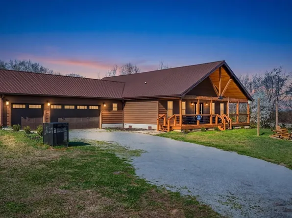 2784 Maplecrest Ln, Sevierville, TN 37876