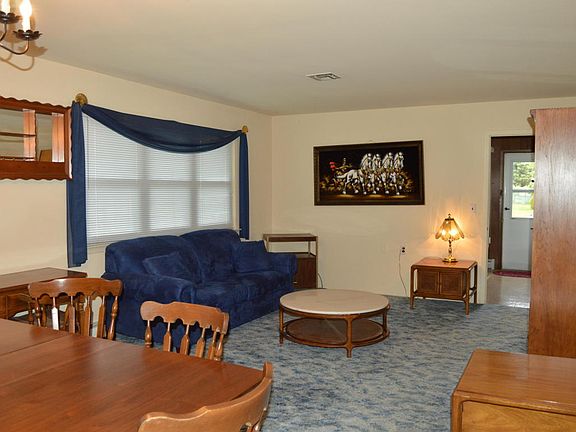 5th image of 142 Charlotteville Dr S