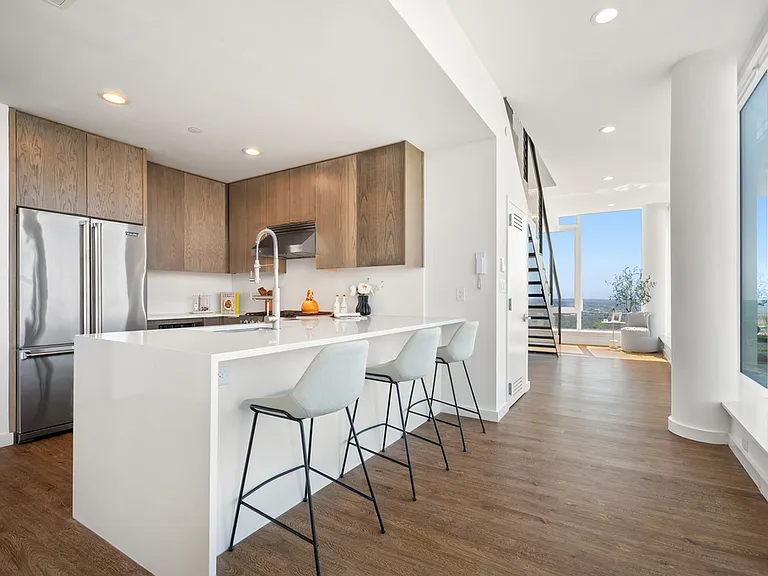 22-44 Jackson Ave #Penthouse 4 — Photo 7