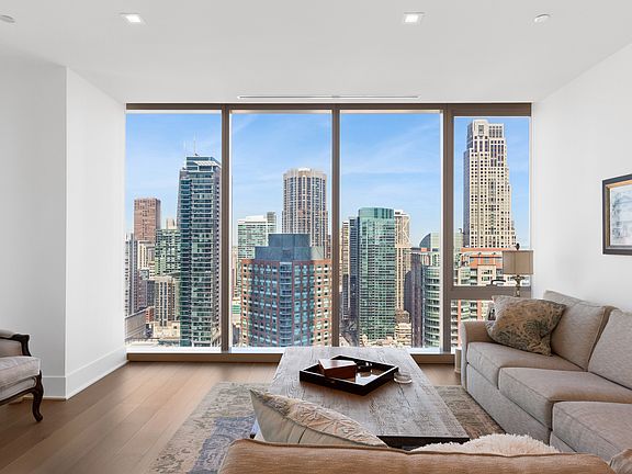 4th image of 363 E Wacker Dr #2802