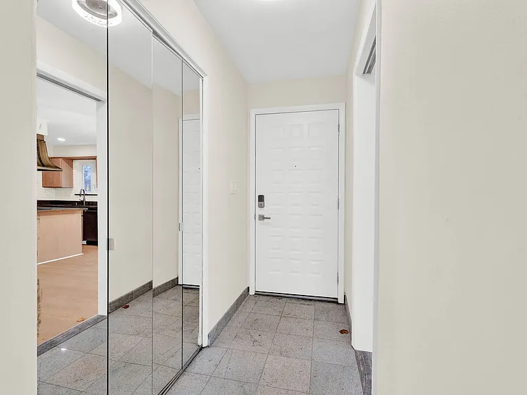 915 James K Blvd — Photo 37