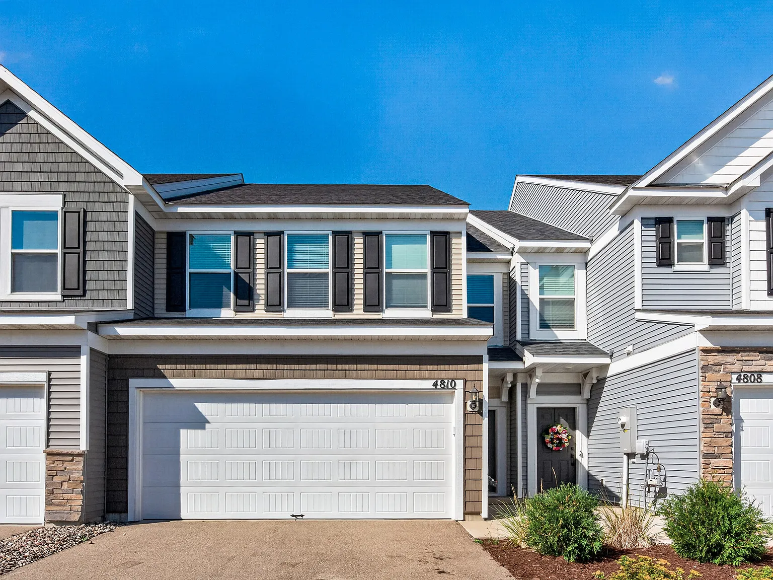 4810 Airlake Dr — Photo 2