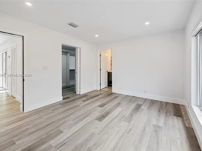 2721 SW 29th Ct — Photo 9