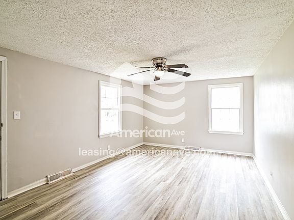 1602379_003_living_room_4.jpg