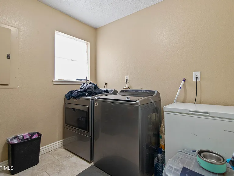 8614 Holmsley Trl — Photo 8