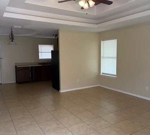 3rd image of 3801 S Fairmont Ave #A