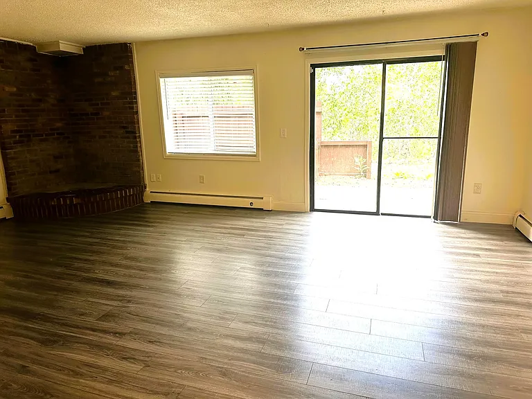 2811 Riverside Dr — Photo 10