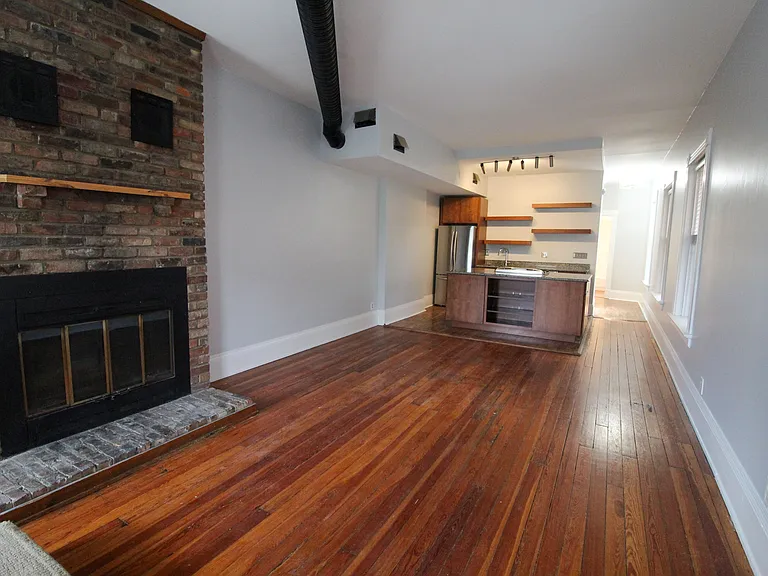 Open plan kitchen/dining/living