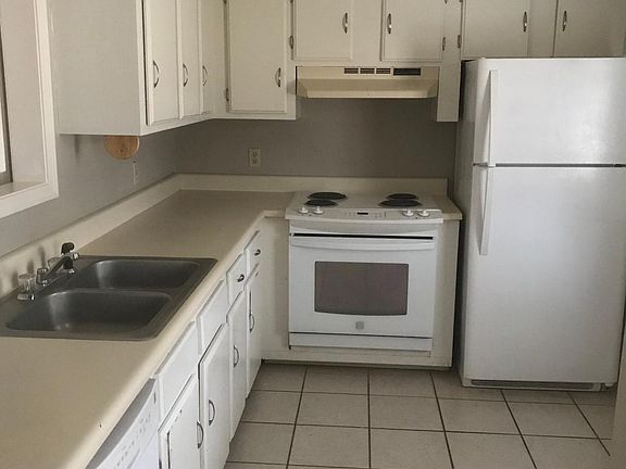 4th image of 3049 Davis Dr