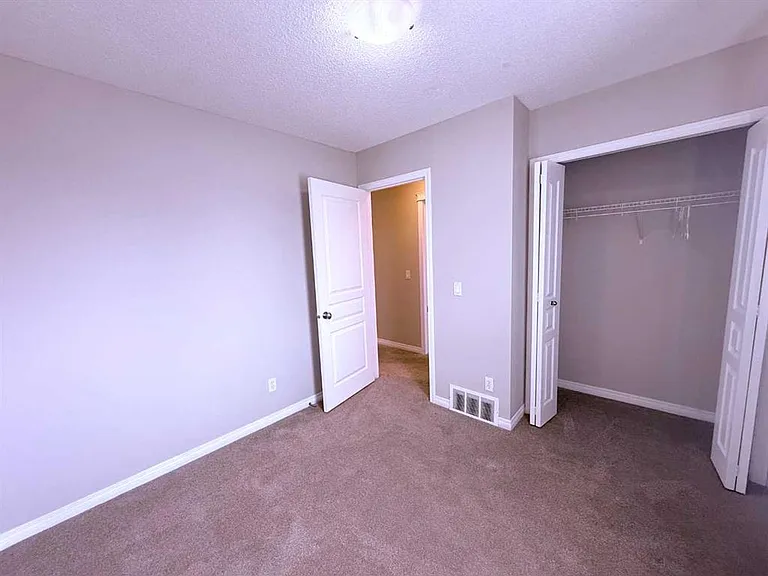 952 Taradale Dr NE — Photo 16