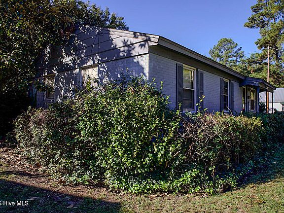 3rd image of 702 E 8th Street