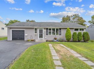 117 Marian Dr, Mattydale, NY 13211