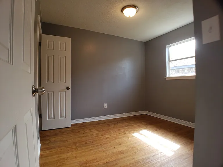 6108 SE 6th St — Photo 10