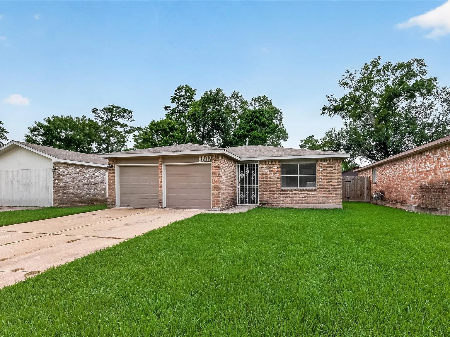 3 bed, 2.0 bath, 1160 sqft, $1,700 — Photo 2