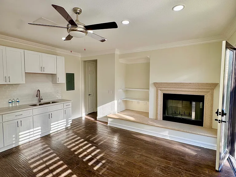 387 Town Forest Ct #2 — Photo 2