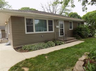 416 24th St NW, Cedar Rapids, IA 52405