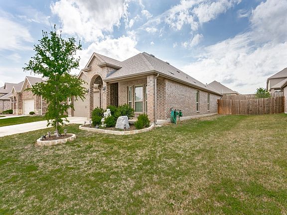 2nd image of 2921 Cerro Ranch Rd