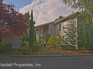 10129 NE 60th St APT 1, Kirkland, WA 98033