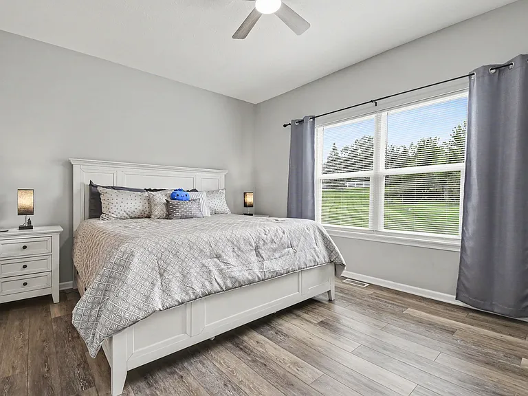 660 Braeside Dr SE — Photo 12