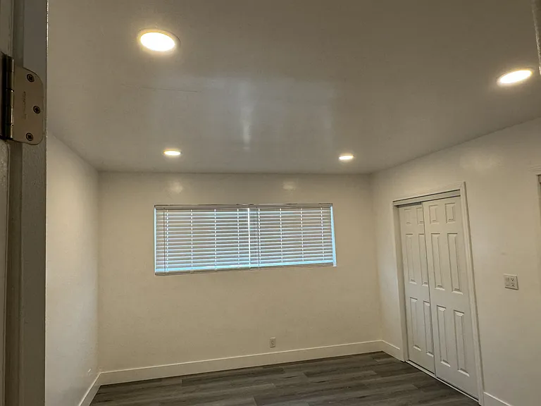 Royal Palms Apartment Complex — Photo 11
