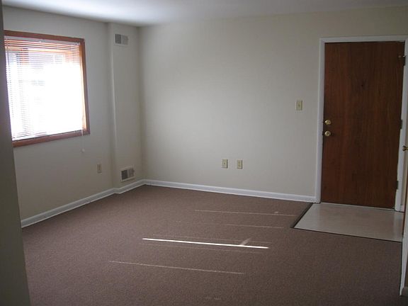 3rd image of 804 Fairfax St APT 3