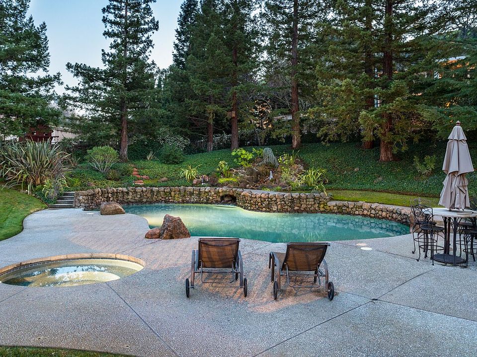 2nd image of 35 Tierra Verde Ct