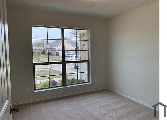 4th image of 1933 Glen Meadow Dr
