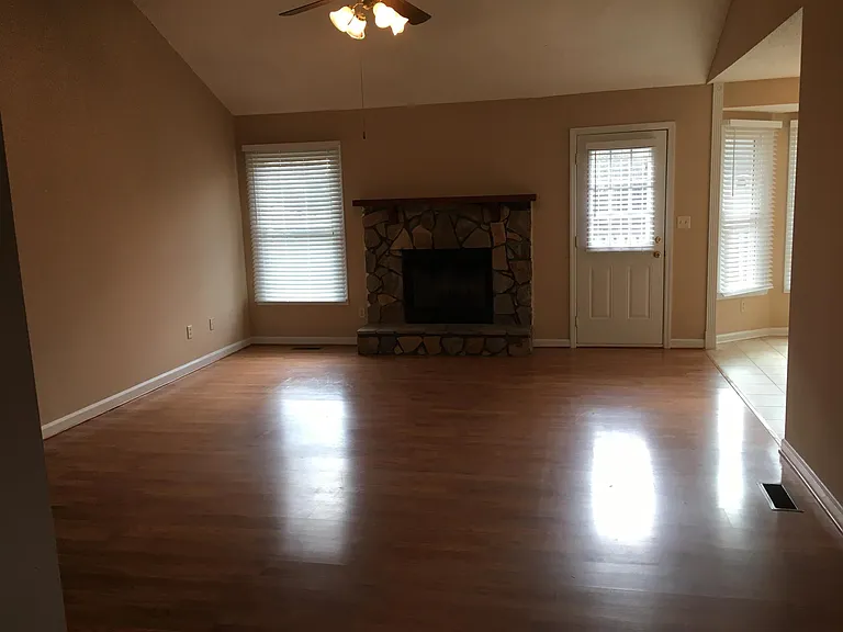120 Pattiwood Dr — Photo 1