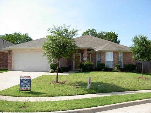 1st image of 784 Oak Hollow Ln