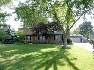 725 Cumnor Ave, Barrington, IL 60010
