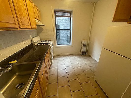 2nd image of 690 Rogers Ave #2L