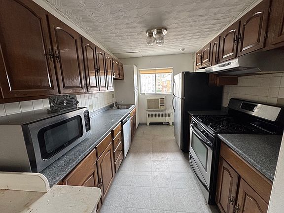 5th image of 1718 Commonwealth Ave APT 5