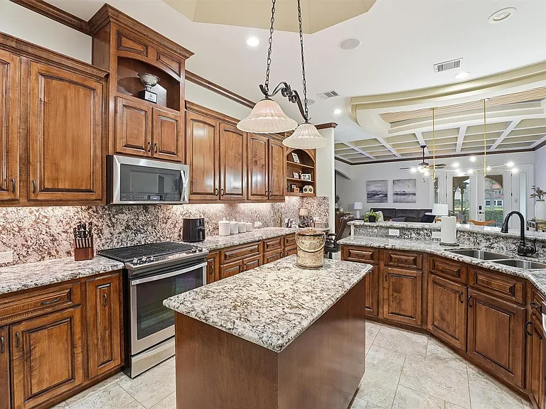 19623 Fairway Island Dr — Photo 11