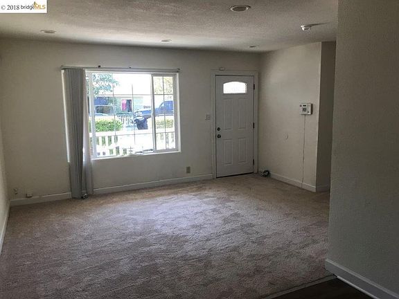 4th image of 1133 Leggett St