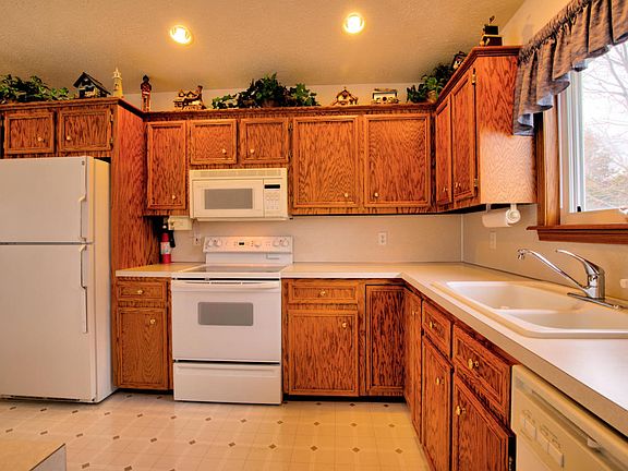 5th image of 11301 Barkton Dr